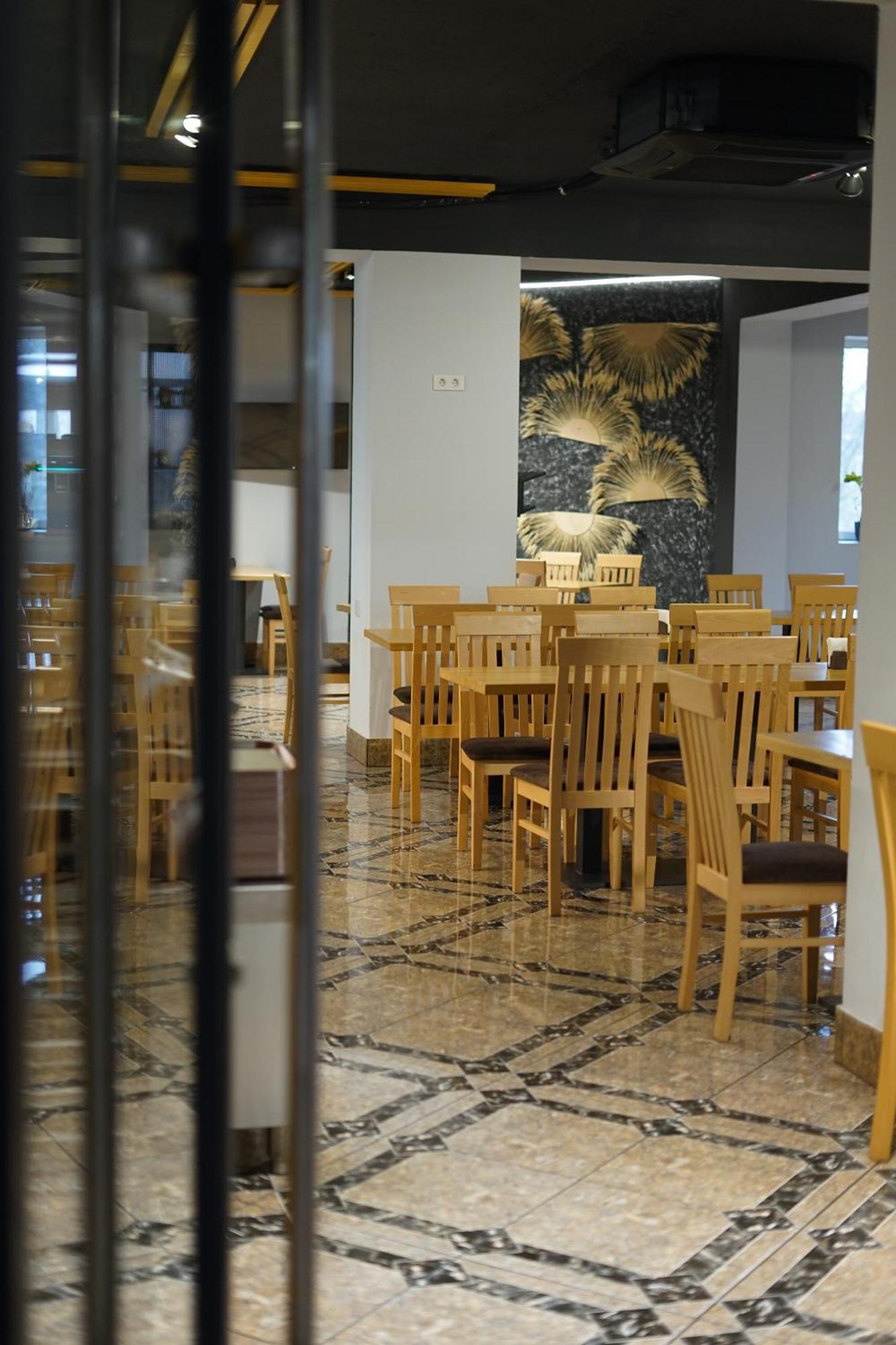 Like Hotel Коломия Екстериор снимка