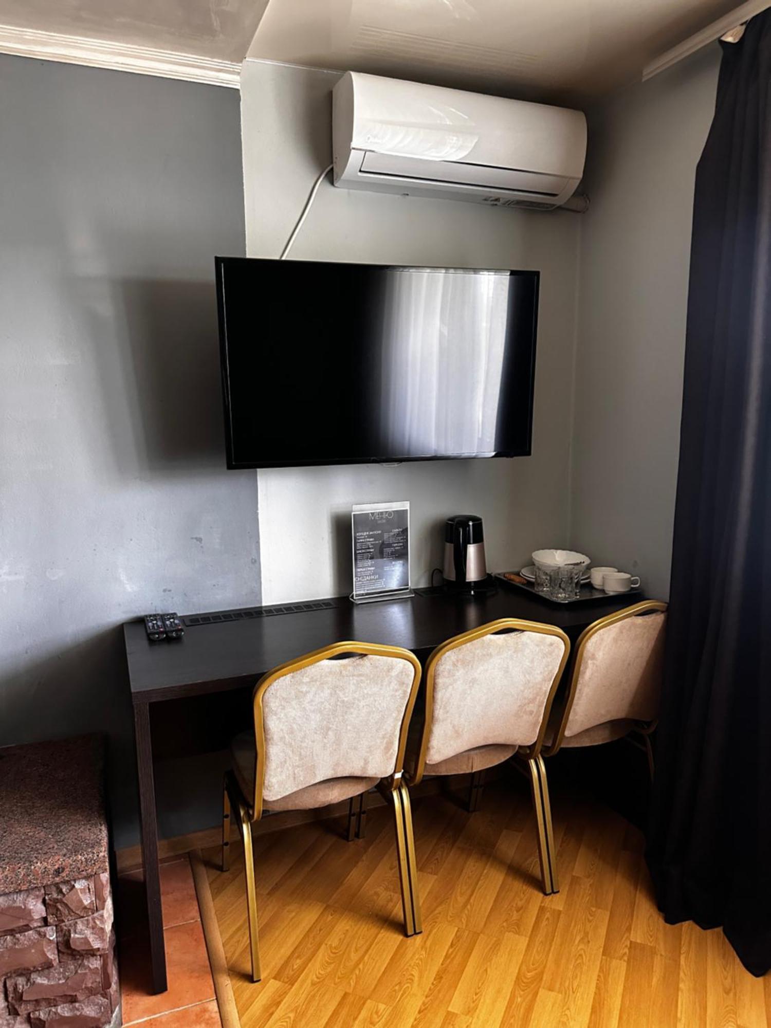 Like Hotel Коломия Екстериор снимка